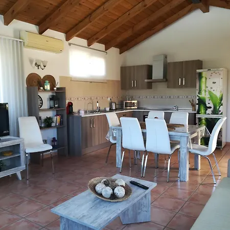 Holiday home Casa John Y Paqui El Chorro